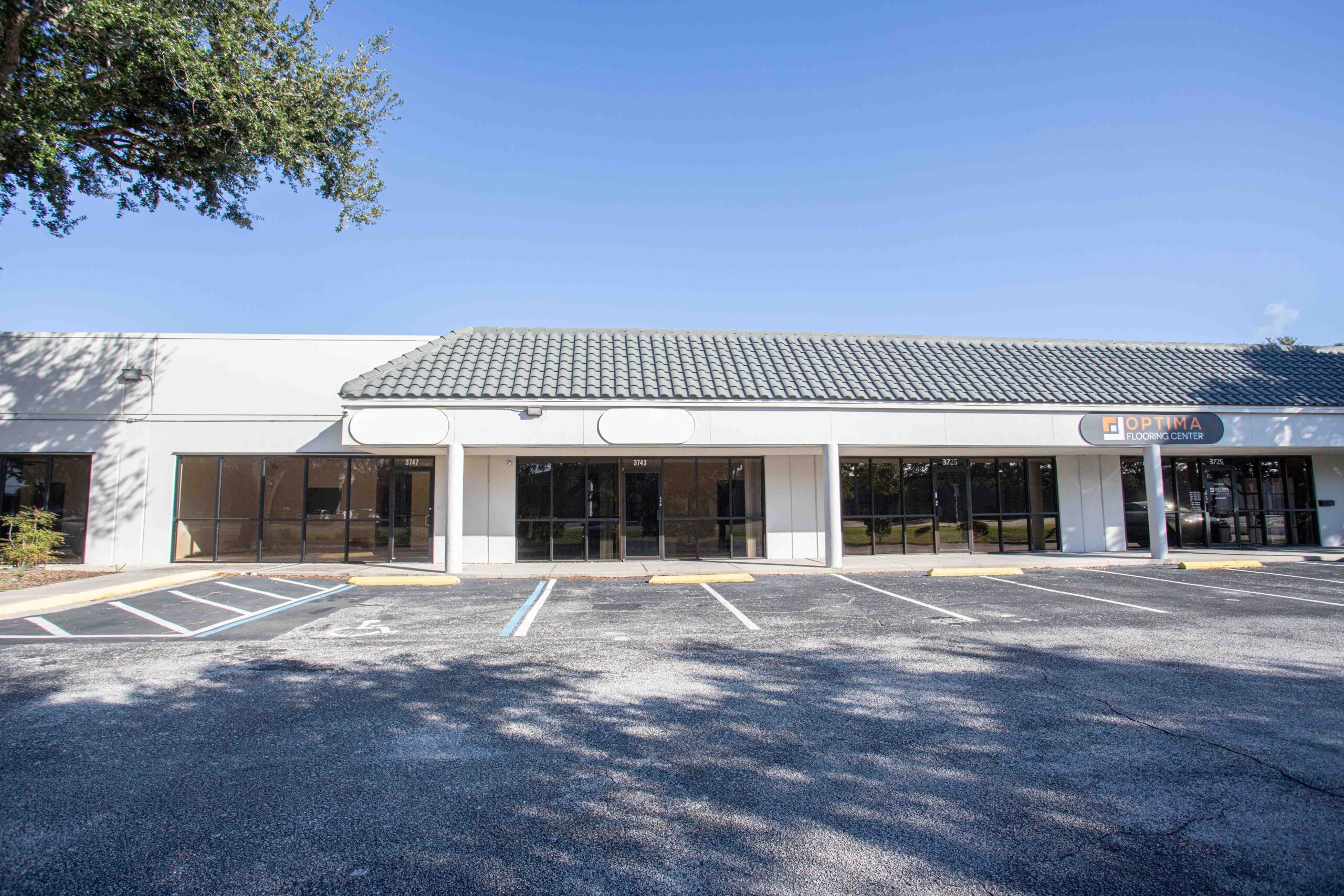 Northwest Commerce Center | Foundry Commercial