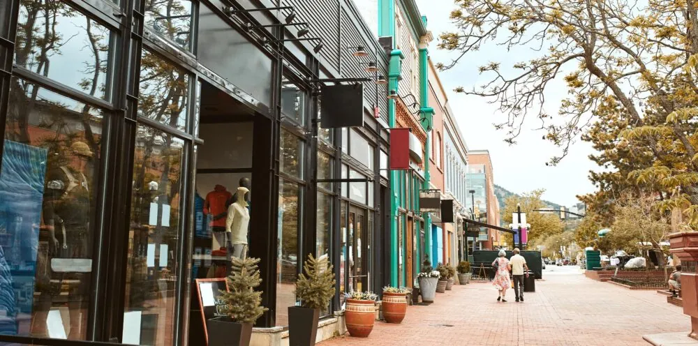 Outdoor urban shopping